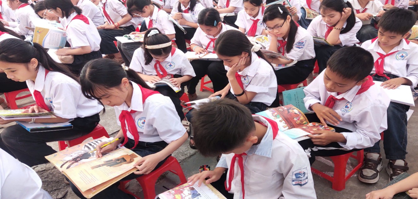 Rộn ràng Ngày Hội đọc sách tại Trường TH&THCS Hoa Lư cùng chuyến xe ánh sáng tri thức